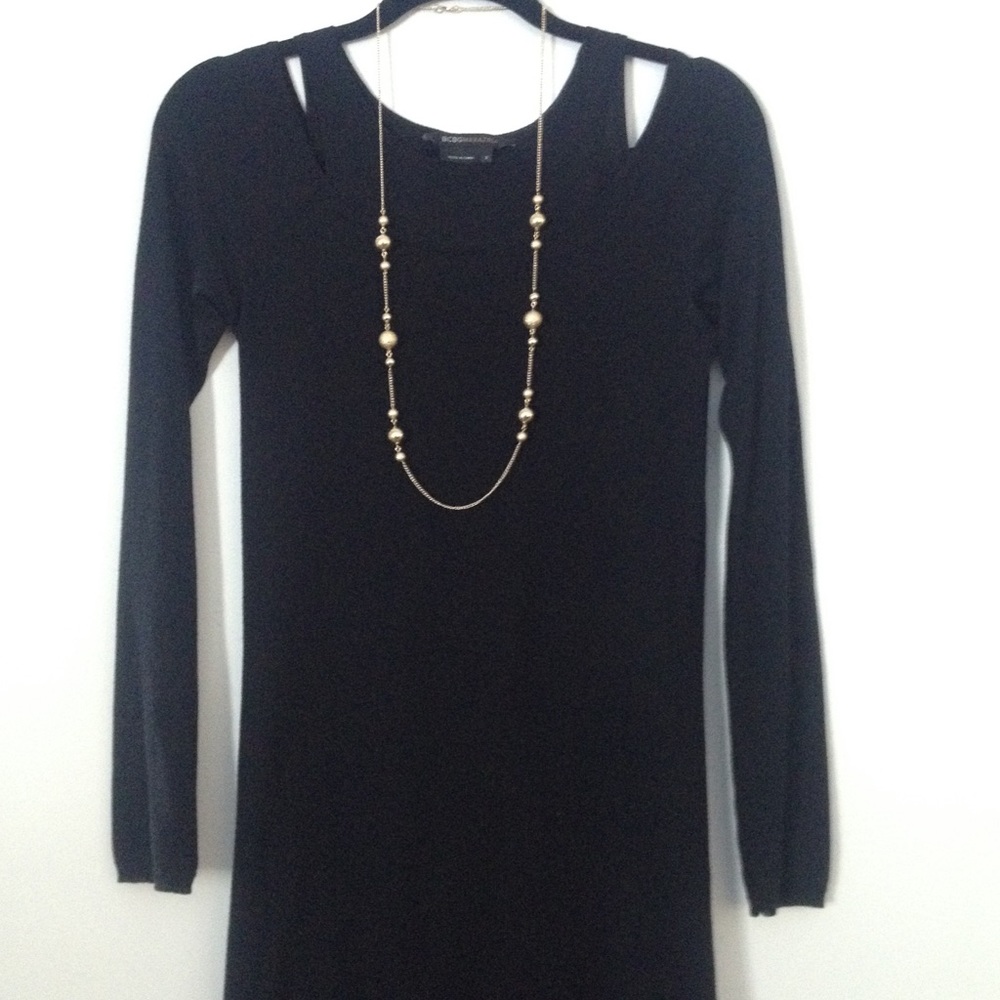 🎉HP🎉BCBGMAXAZRIA Black L/S Sweater Dress.